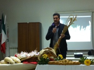 L'agronomo Andrea Gori durante l'incontro alla Circoscrizione Est